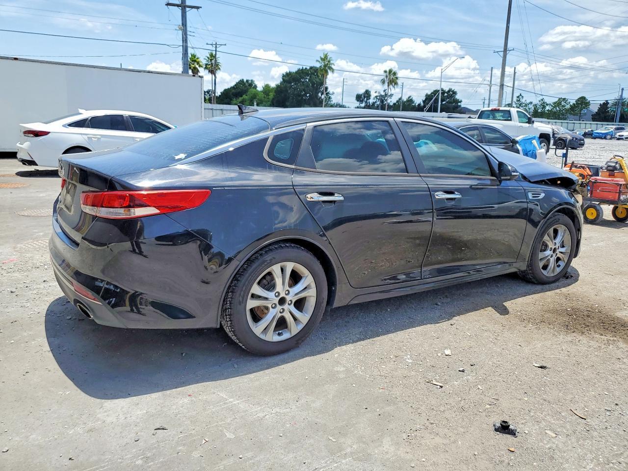 2017 Kia Optima Lx - Фото 3