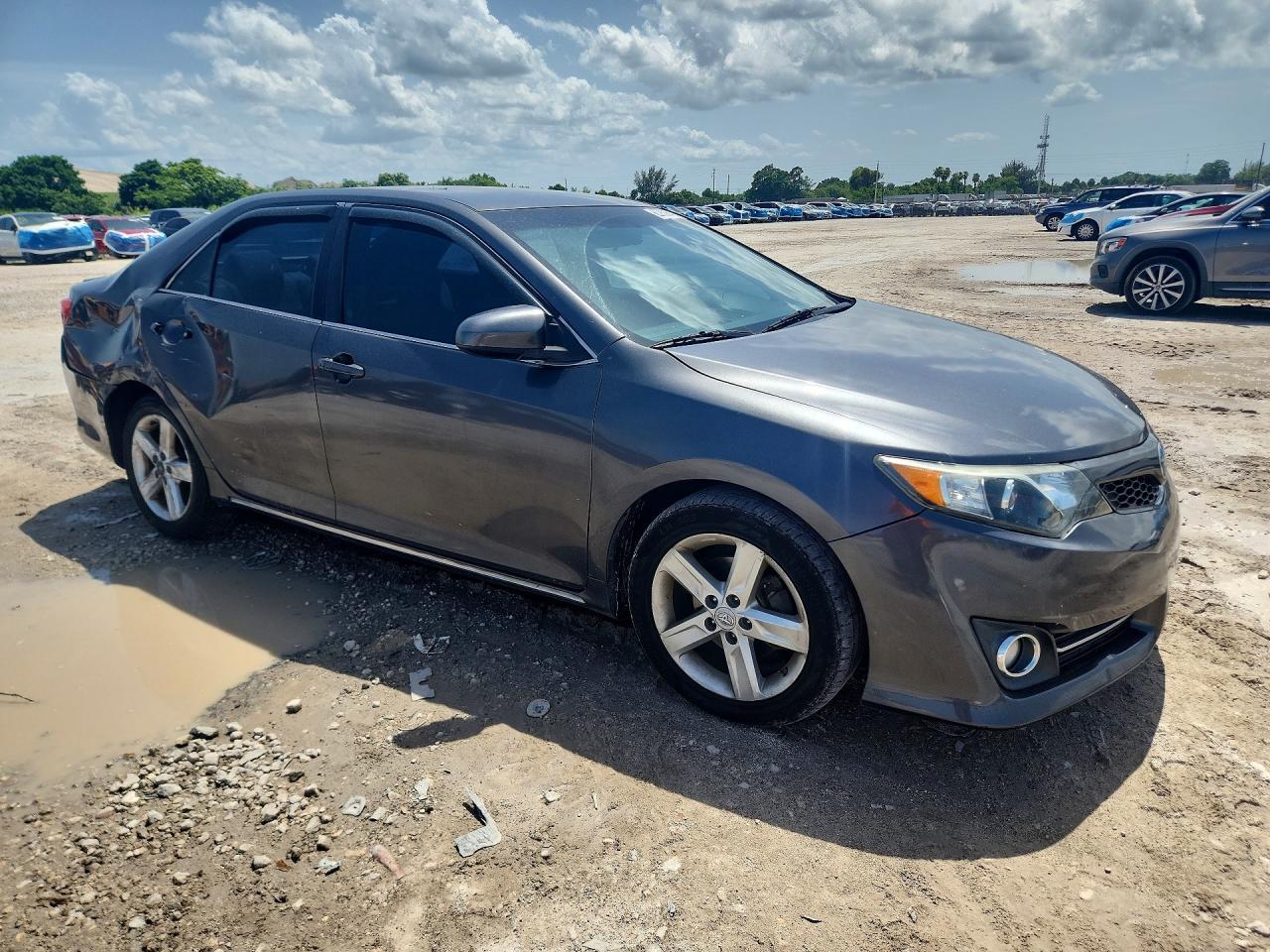 2012 Toyota Camry Le - Фото 4
