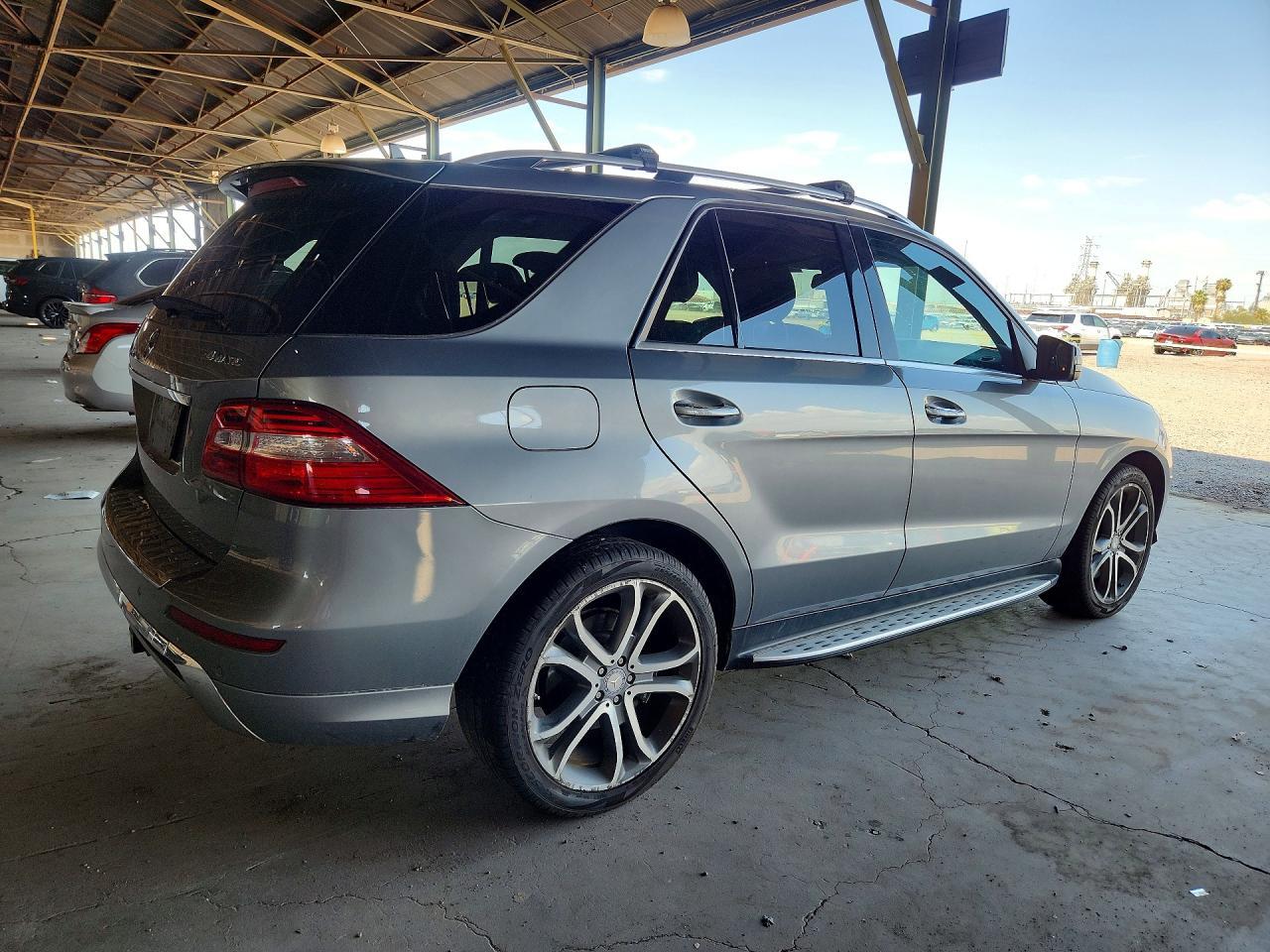 2014 Mercedes-Benz Ml 550 4Matic - Image 3