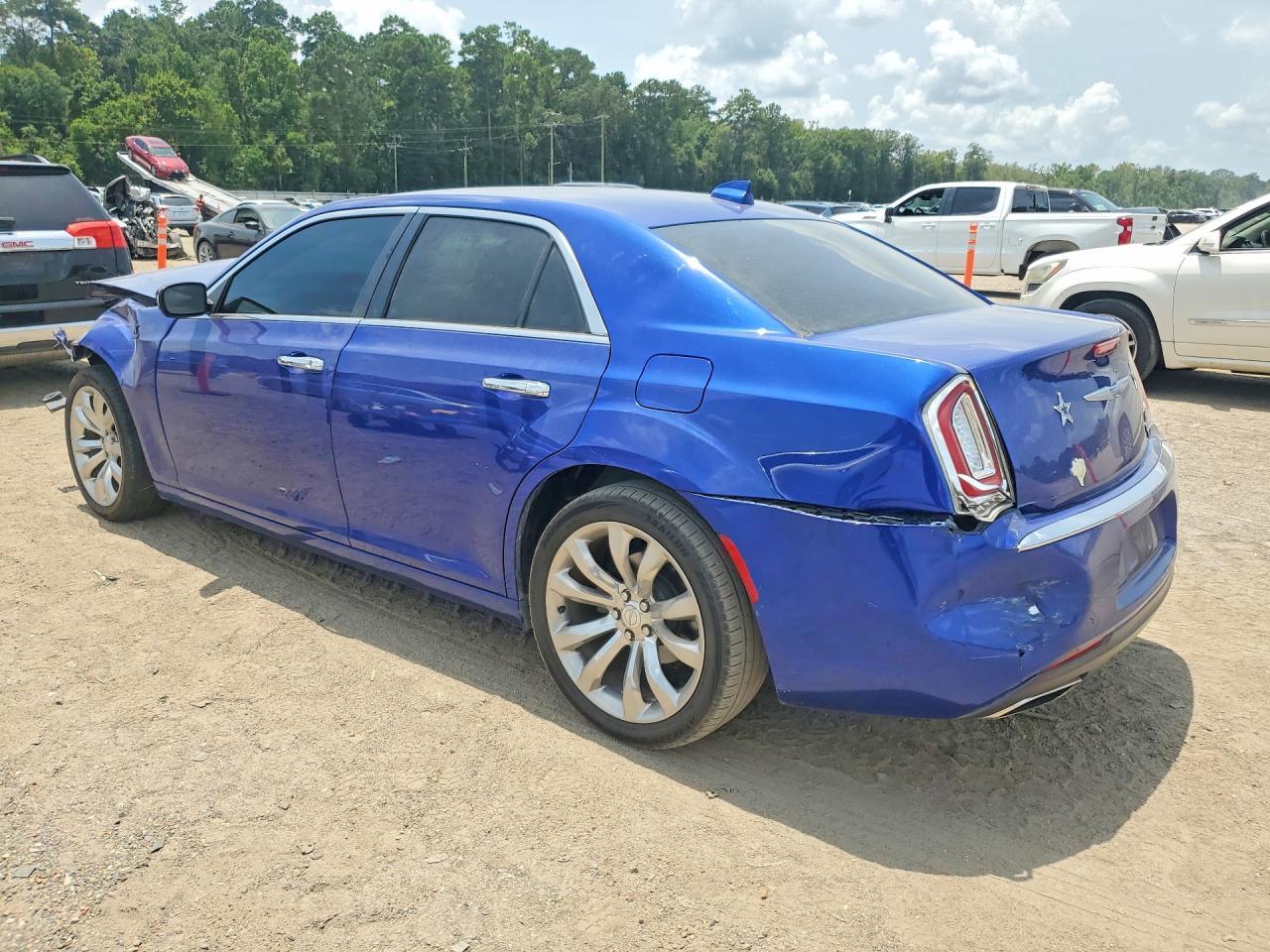 2019 Chrysler 300 Limited - Фото 2