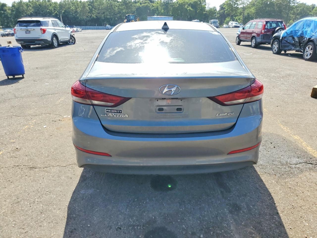 2017 Hyundai Elantra Limited - Image 6