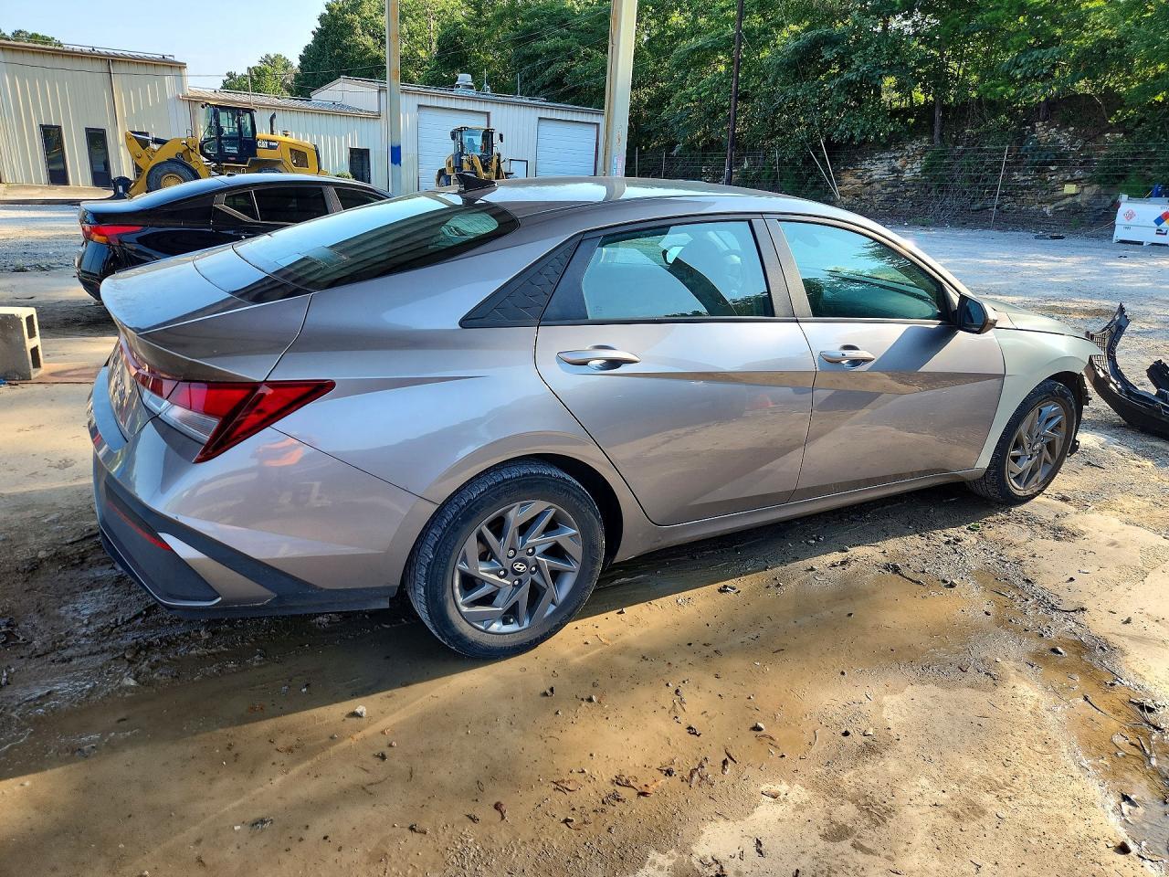 2024 Hyundai Elantra Sel - Image 3