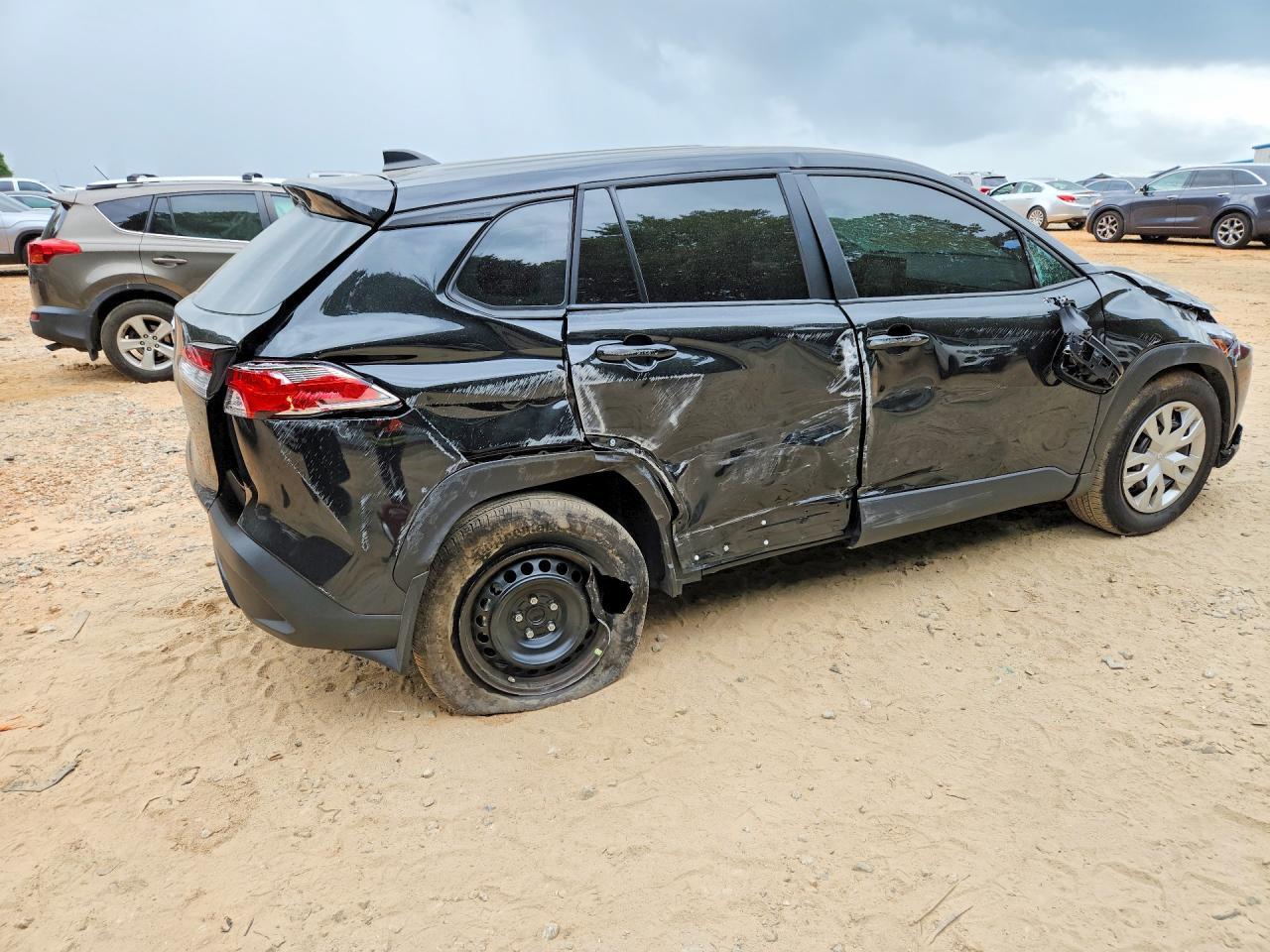 2025 Toyota Corolla Cross L - Фото 3