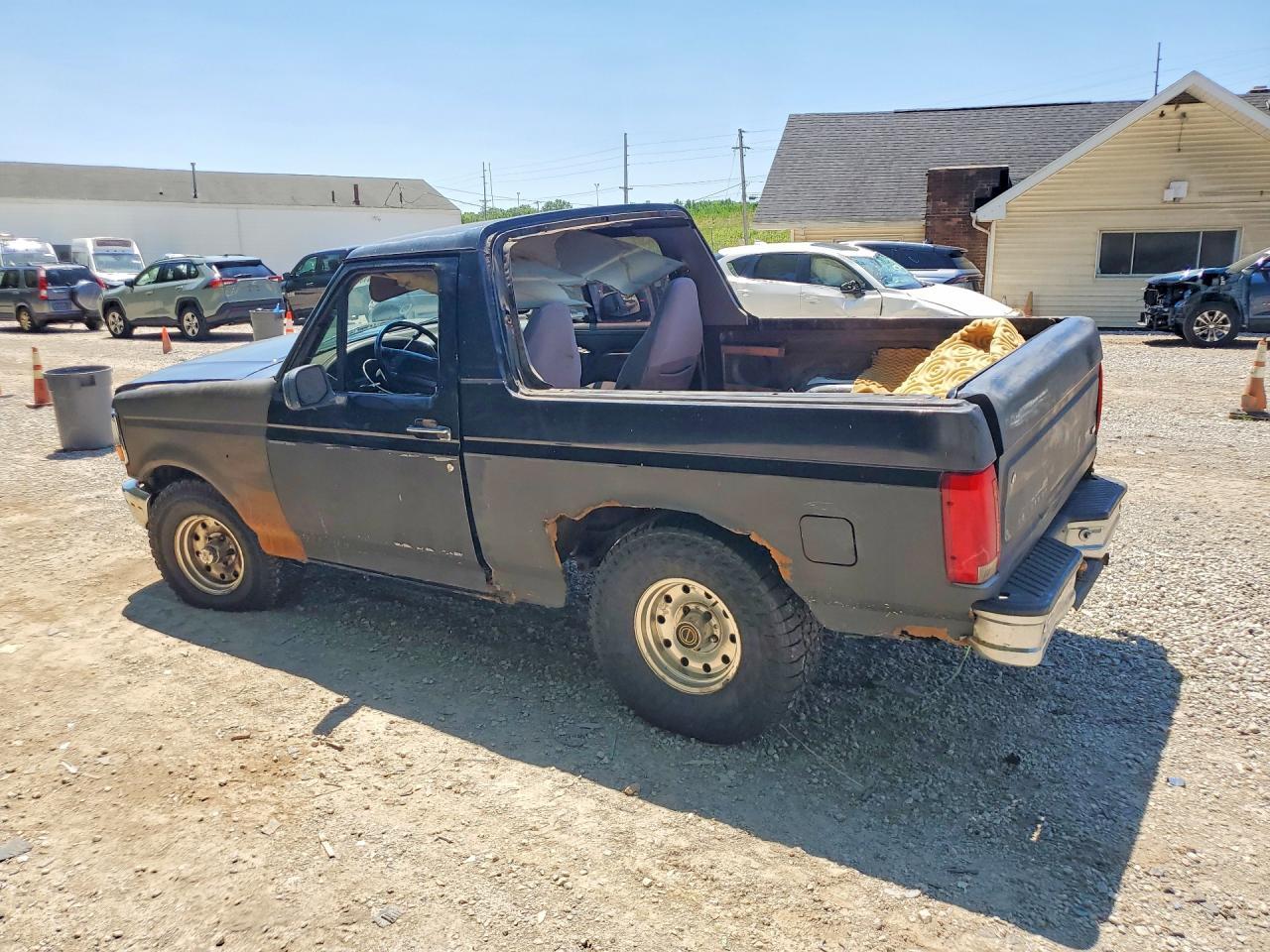1995 Ford Bronco U100 - Image 2