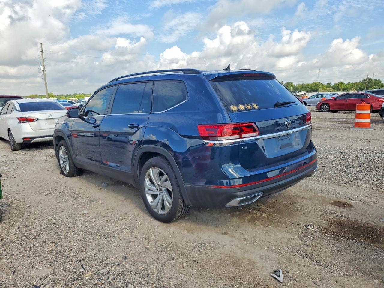 2021 Volkswagen Atlas Se - Image 2