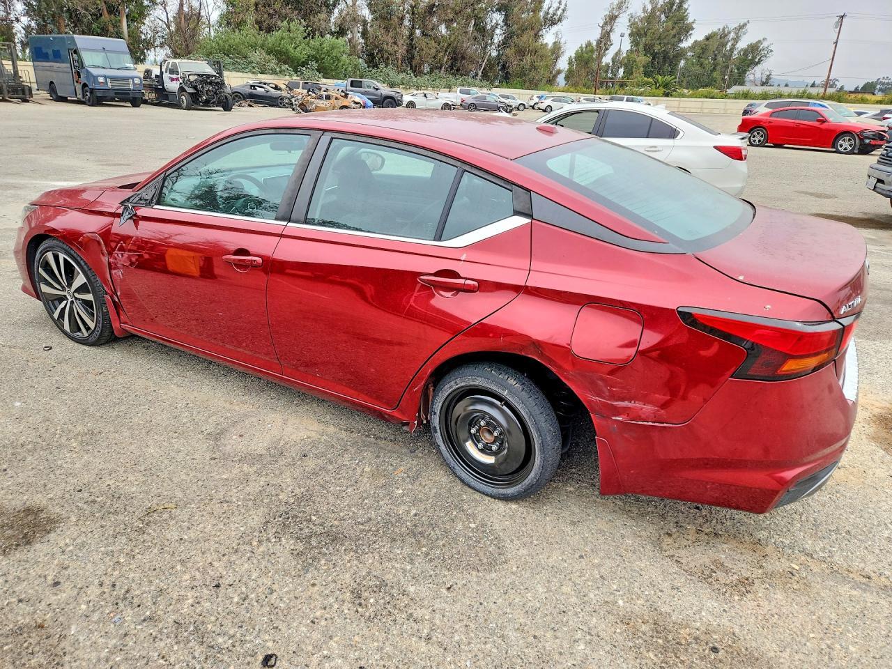 2020 Nissan Altima Sr - Image 2