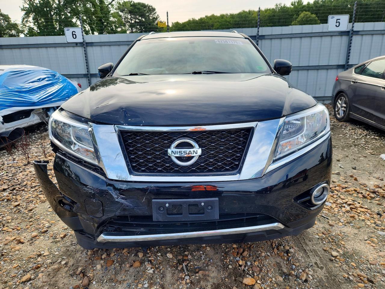 2013 Nissan Pathfinder S - Image 5