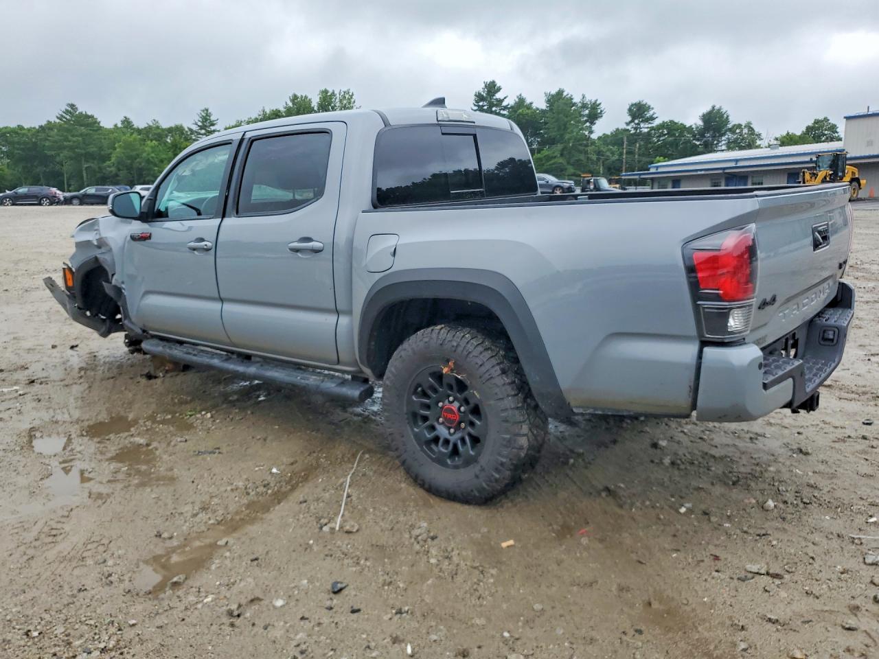 2017 Toyota Tacoma Trd Pro - Image 2