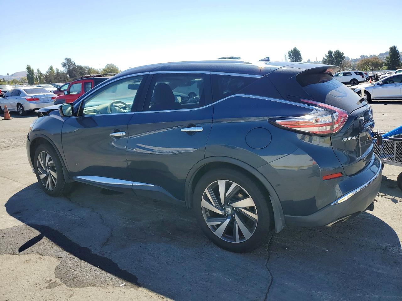 2015 Nissan Murano Platinum - Image 2