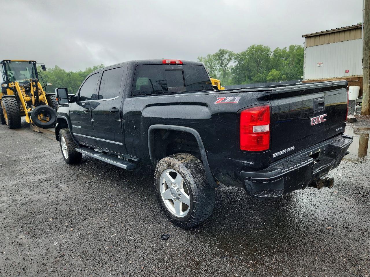 2015 GMC Sierra C2500 Denali - Фото 2