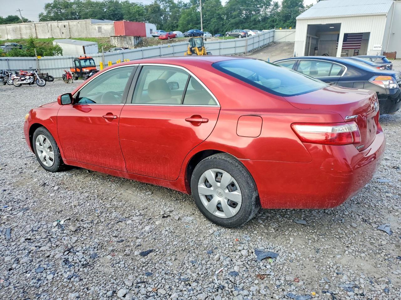 2009 Toyota Camry Le - Image 2
