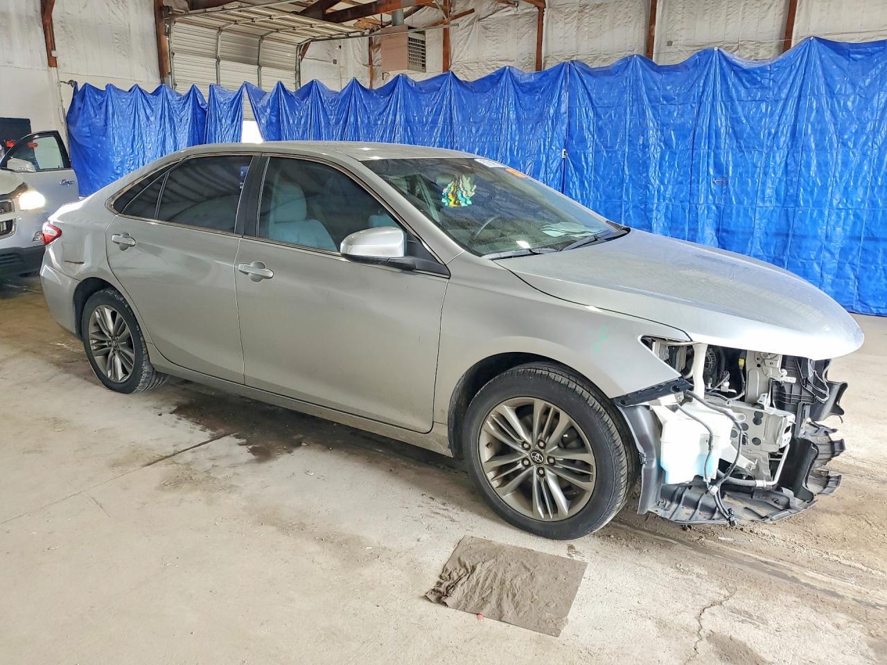 2016 Toyota Camry Se - Image 4