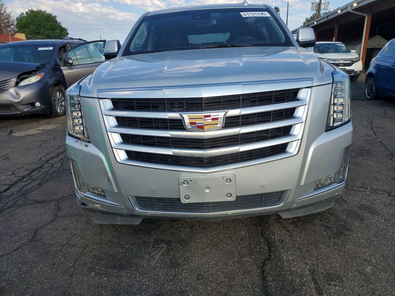 2018 Cadillac Escalade Luxury - Image 5