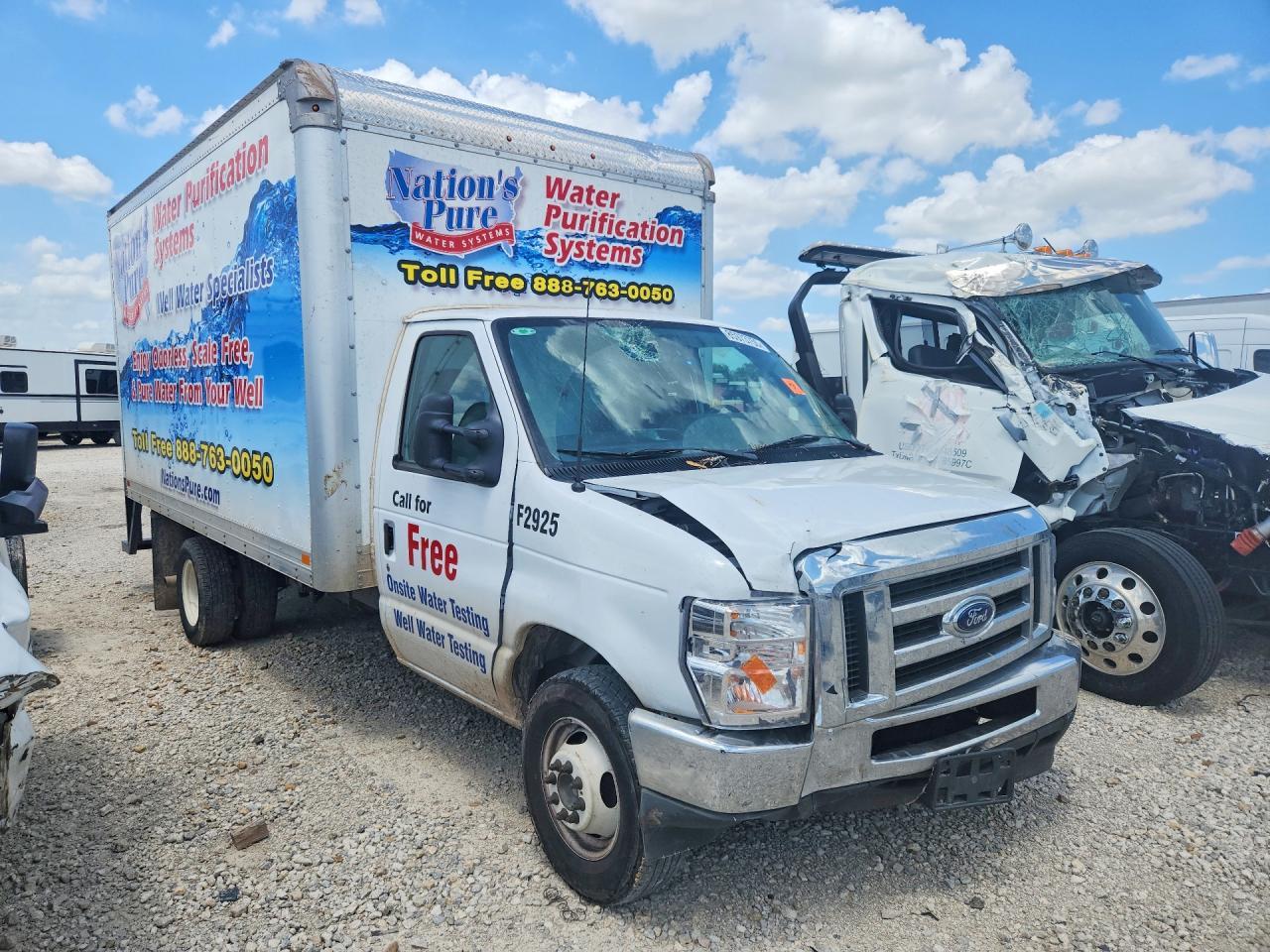 2025 Ford Econoline E350 Super Duty Cutaway Van - Фото 4