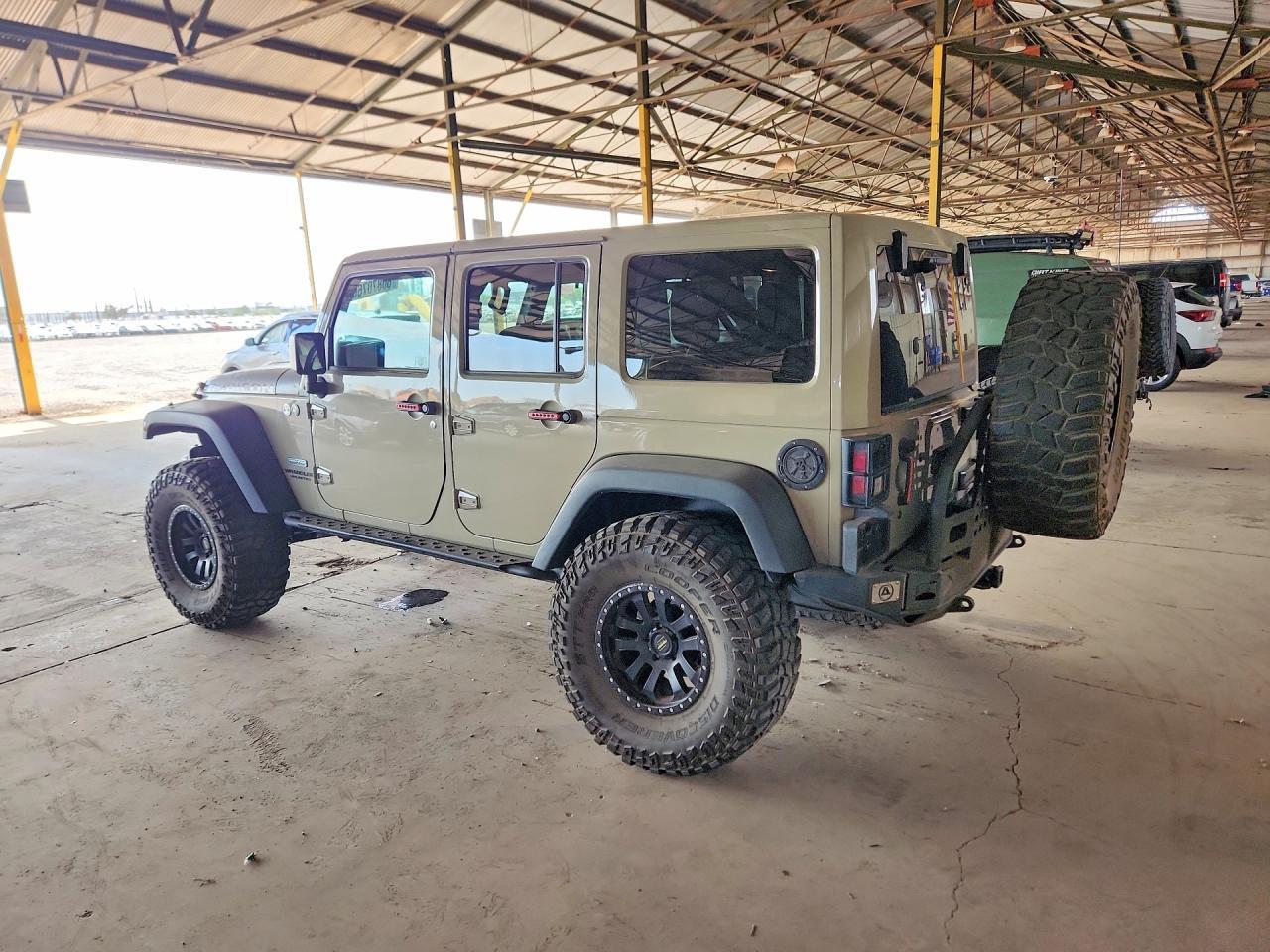 2017 Jeep Wrangler Unlimited Rubicon - Фото 2