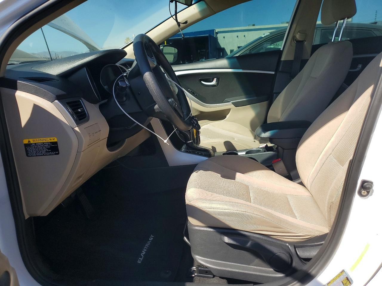 2014 Hyundai Elantra Gt Base - Image 7