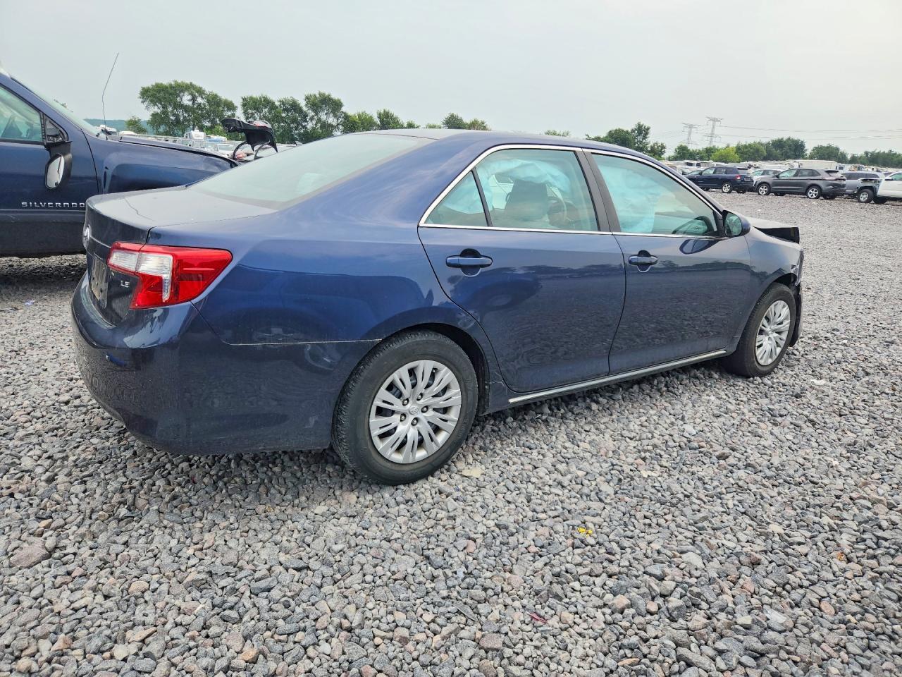 2014 Toyota Camry Le - Фото 3