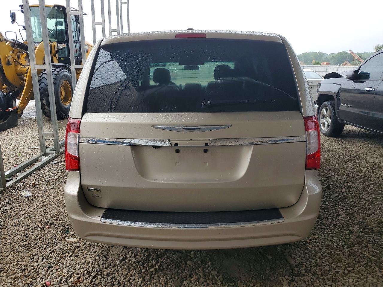 2014 Chrysler Town & Country Touring - Фото 6