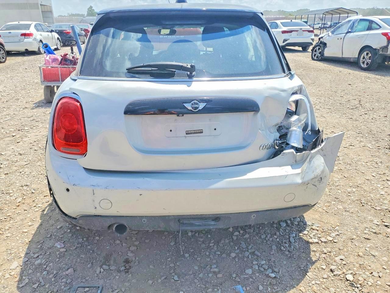 2017 Mini Cooper - Image 6