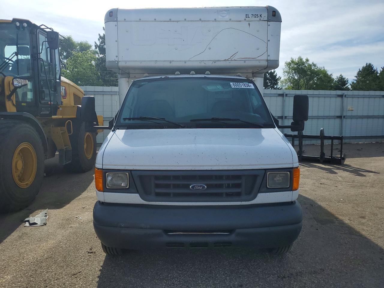 2006 Ford E450 Box Truck - Image 5