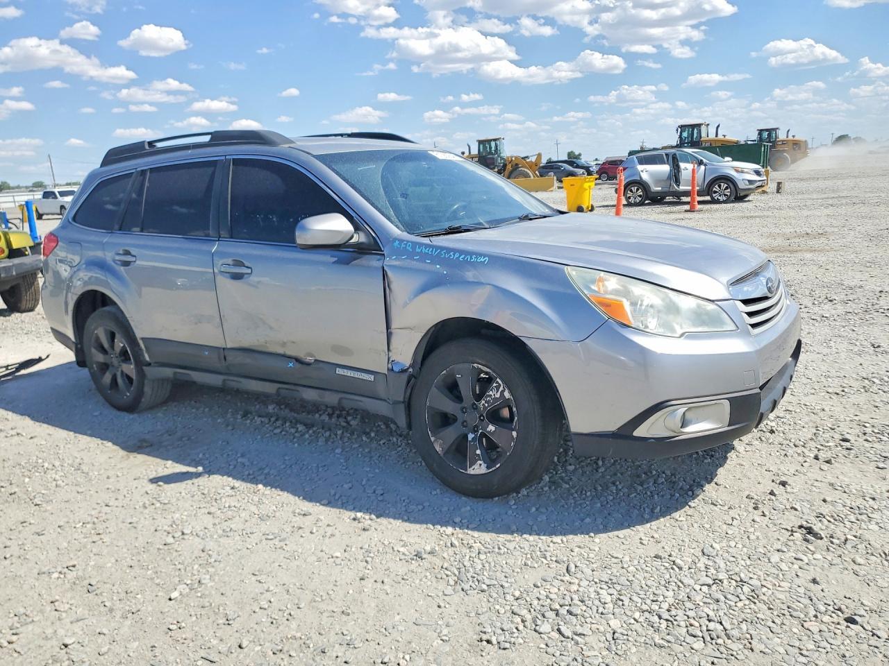 2010 Subaru Outback 2.5I Limited - Image 4