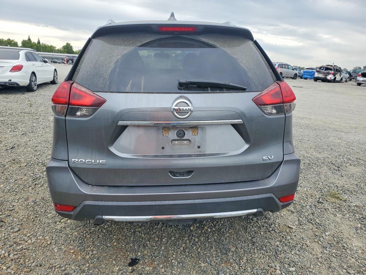 2017 Nissan Rogue Sv - Image 6