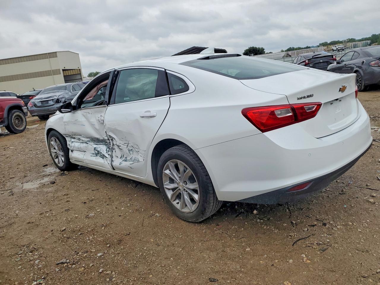 2024 Chevrolet Malibu Lt - Фото 2