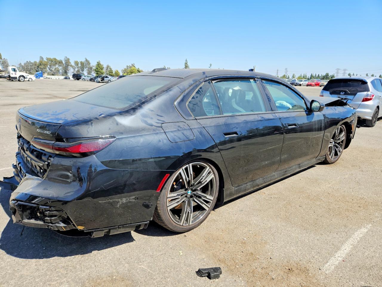 2023 BMW I7 xDrive60 - Image 3