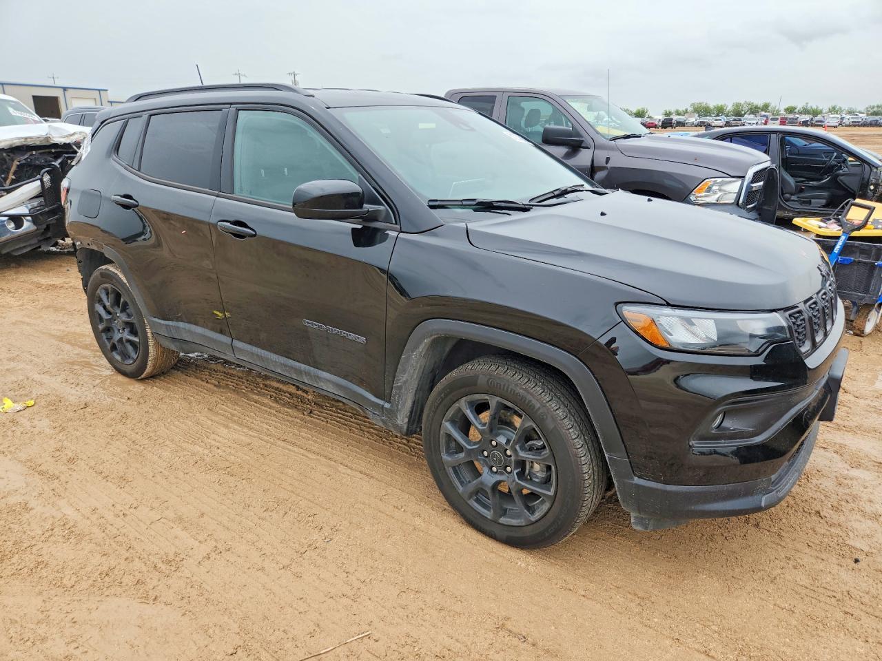 2025 Jeep Compass Latitude - Фото 4