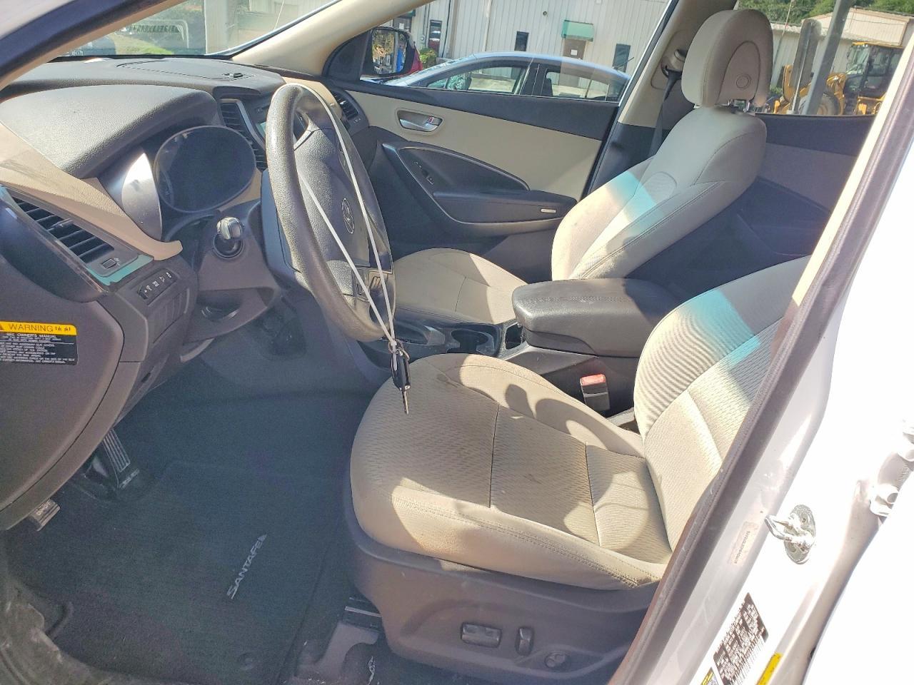 2017 Hyundai Santa Fe Sport 2.4L - Image 7