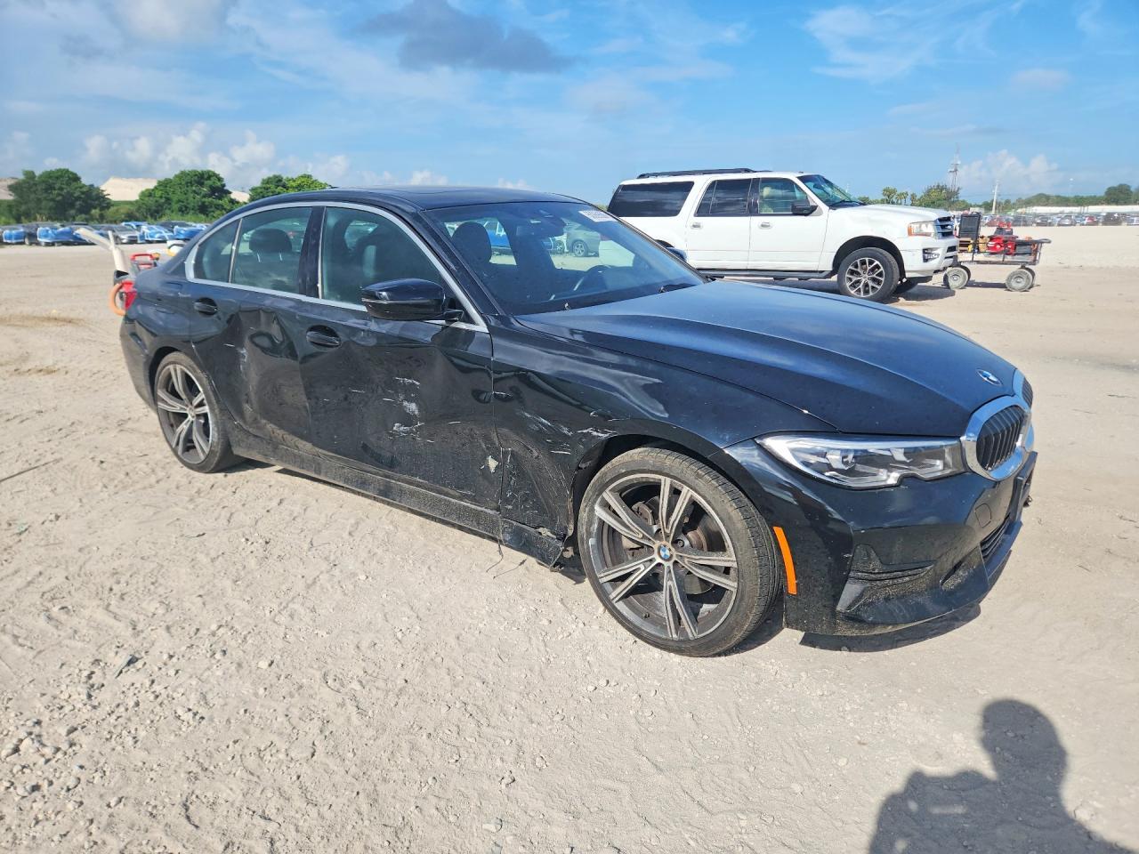 2022 BMW 330I - Фото 4
