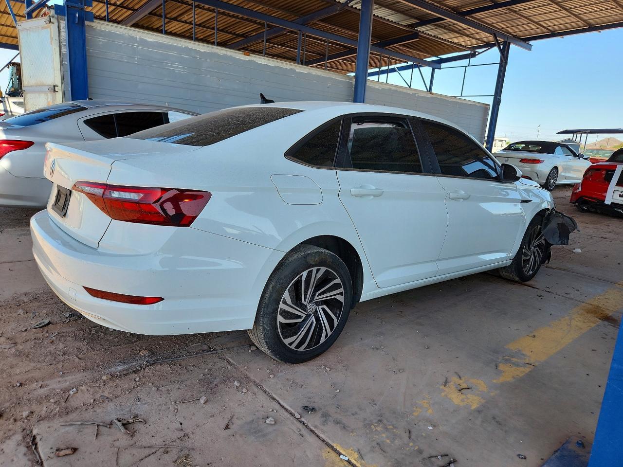 2021 Volkswagen Jetta - Image 3