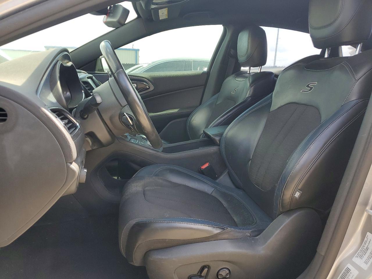 2016 Chrysler 200 S - Фото 7