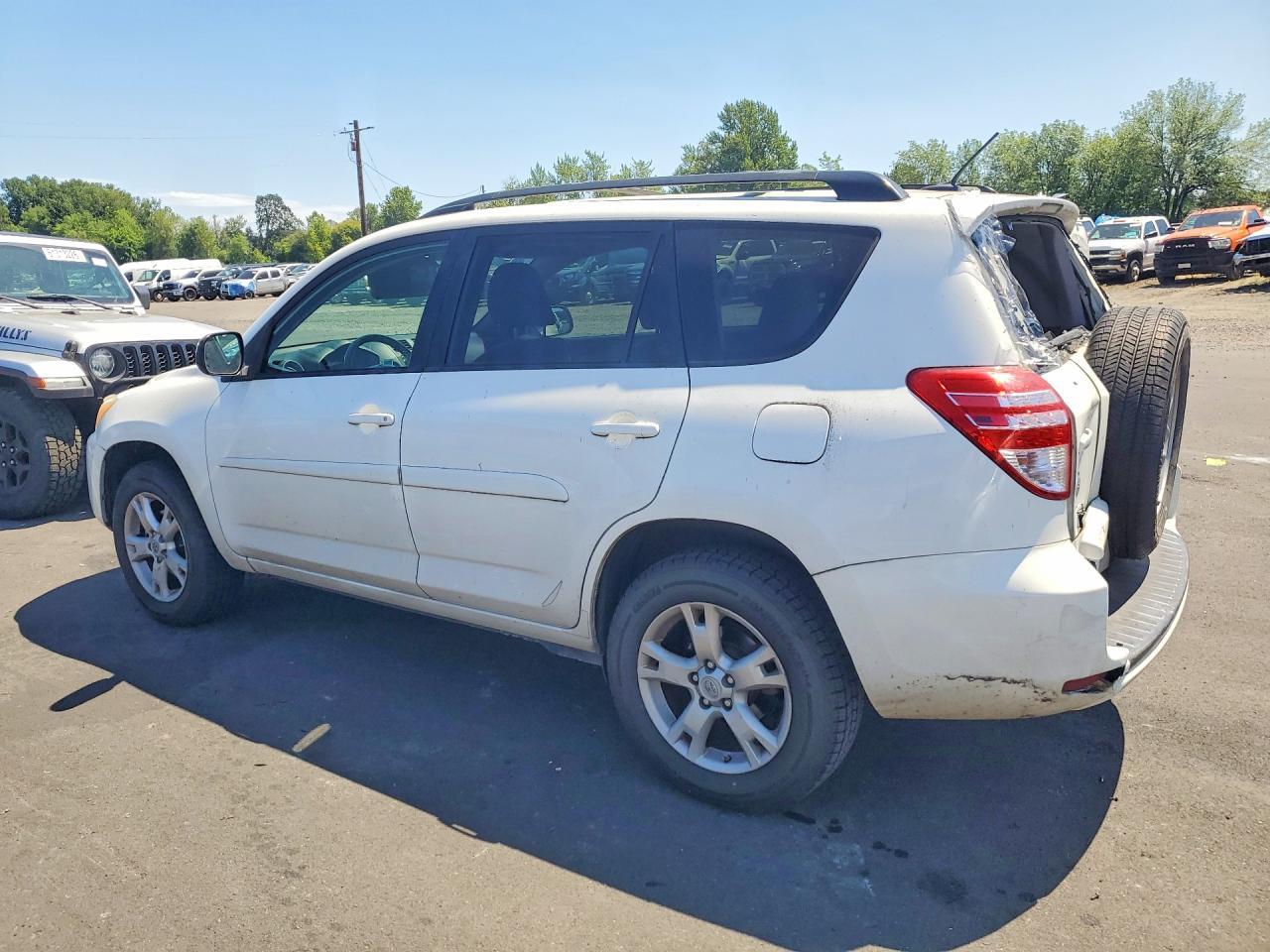 2012 Toyota Rav4 Base - Image 2