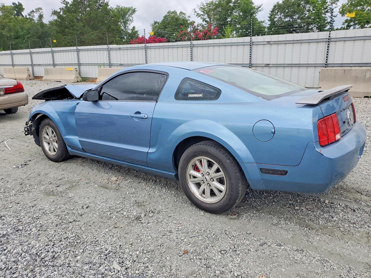 2007 Ford Mustang - Фото 2