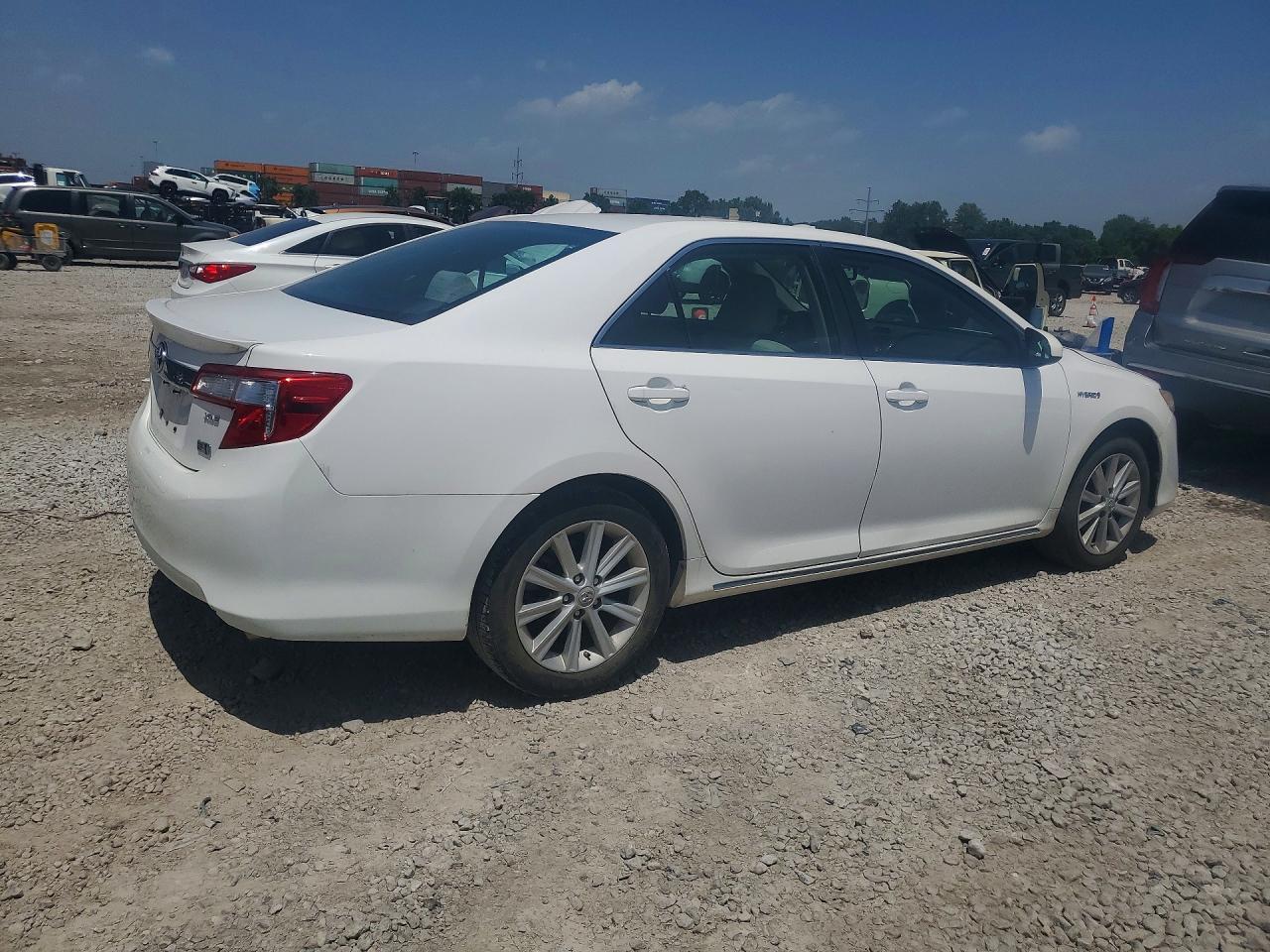 2012 Toyota Camry Hybrid Xle - Image 3