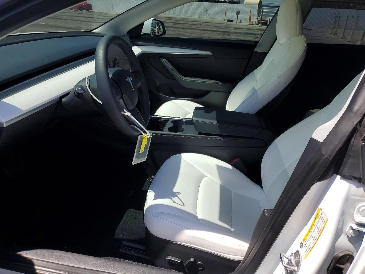 2023 Tesla Model 3 - Фото 7