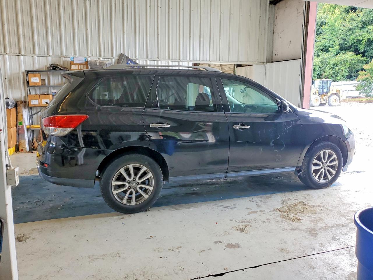 2013 Nissan Pathfinder S - Фото 3