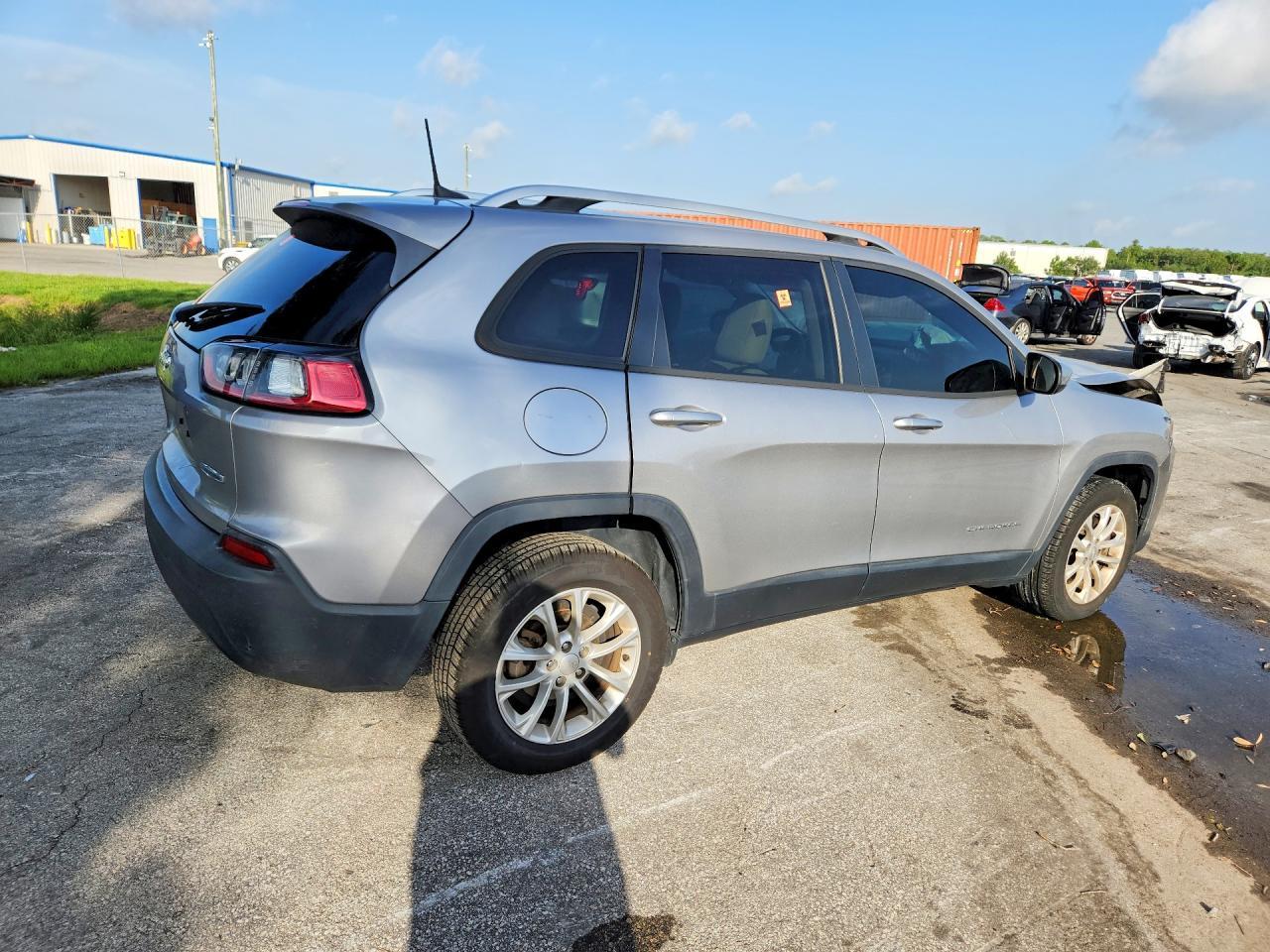 2020 Jeep Cherokee Latitude - Фото 3
