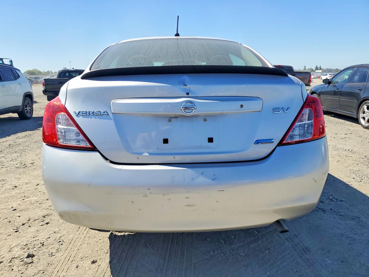 2012 Nissan Versa 1.6 S - Image 6