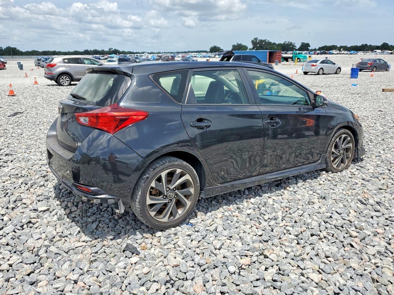 2017 Toyota Corolla Im Base - Фото 3