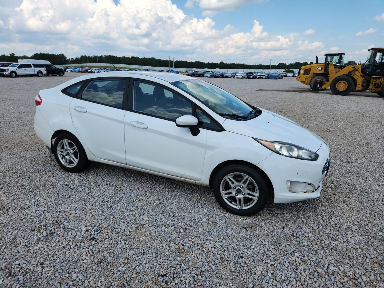 2018 Ford Fiesta Se - Фото 4