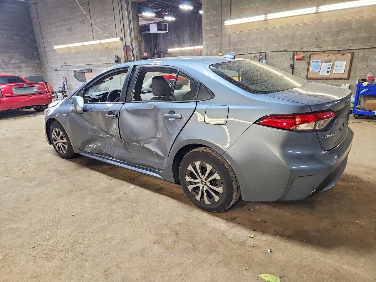 2021 Toyota Corolla Le - Фото 2