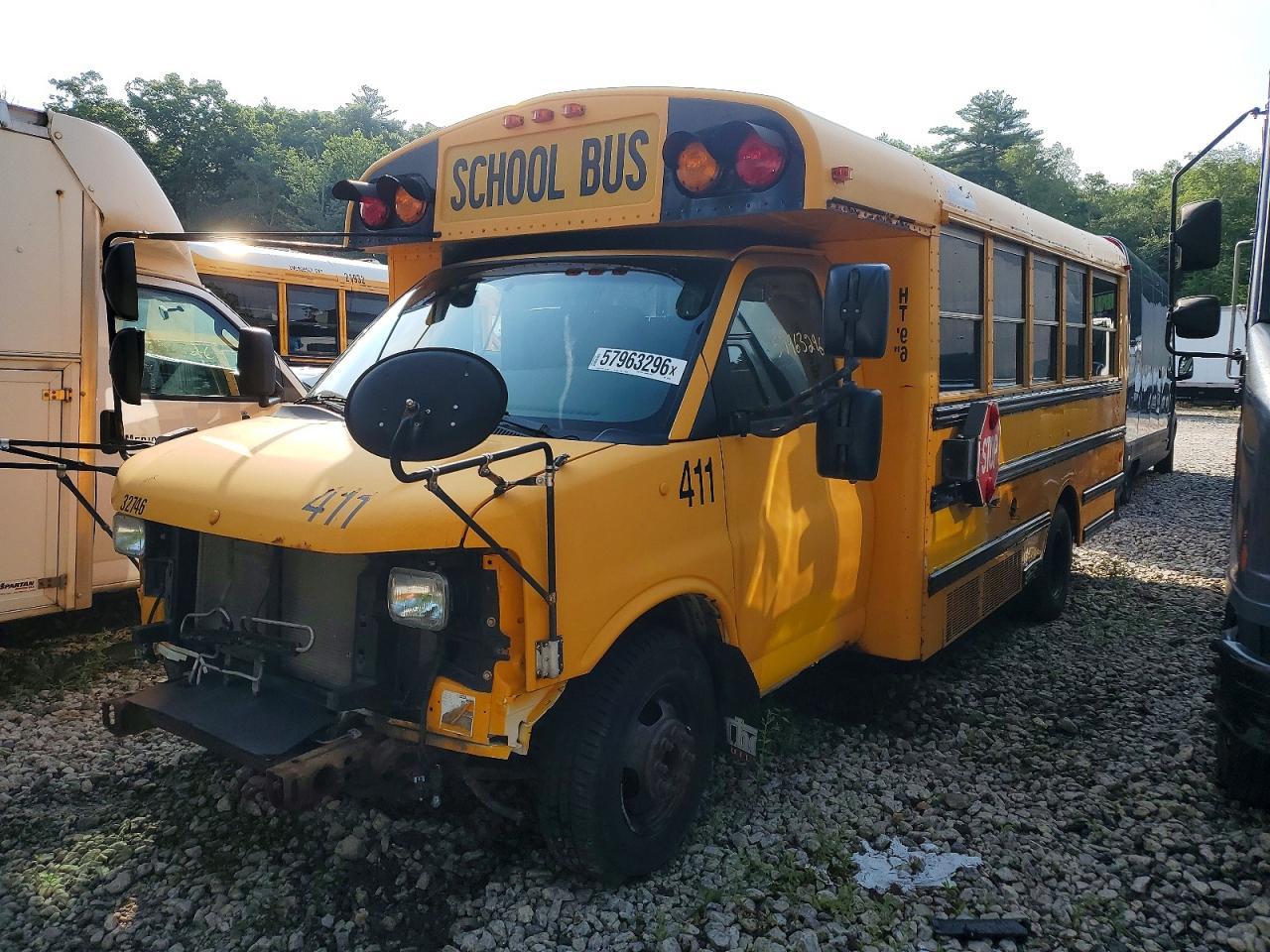 2011 Chevrolet Express G3 - School Bus - Image 2