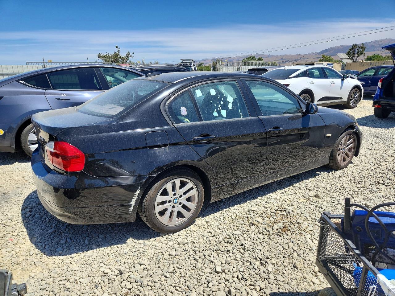 2006 BMW 325 I - Image 3