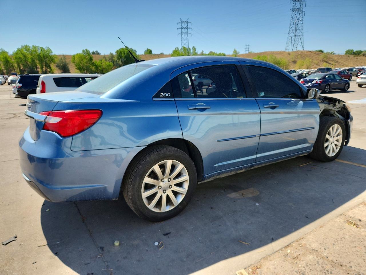 2011 Chrysler 200 Touring - Image 3