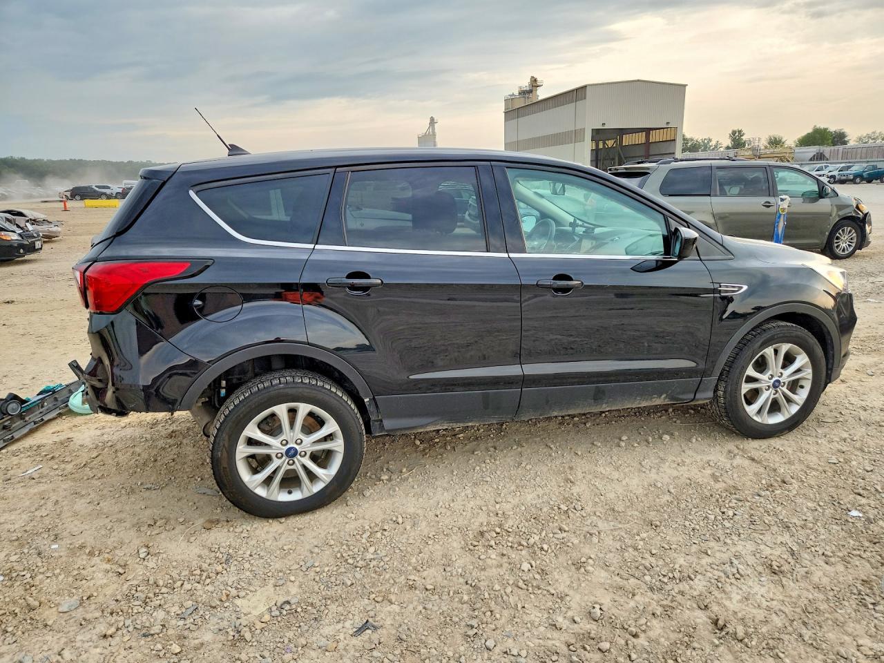 2019 Ford Escape Se - Фото 3
