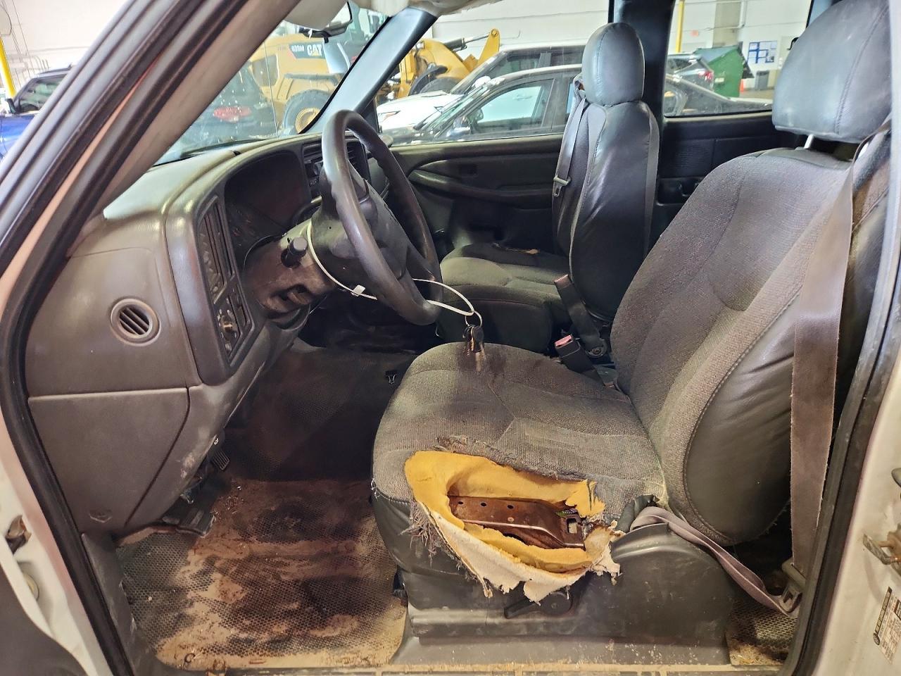 2004 Chevrolet Silverado C1500 - Фото 7