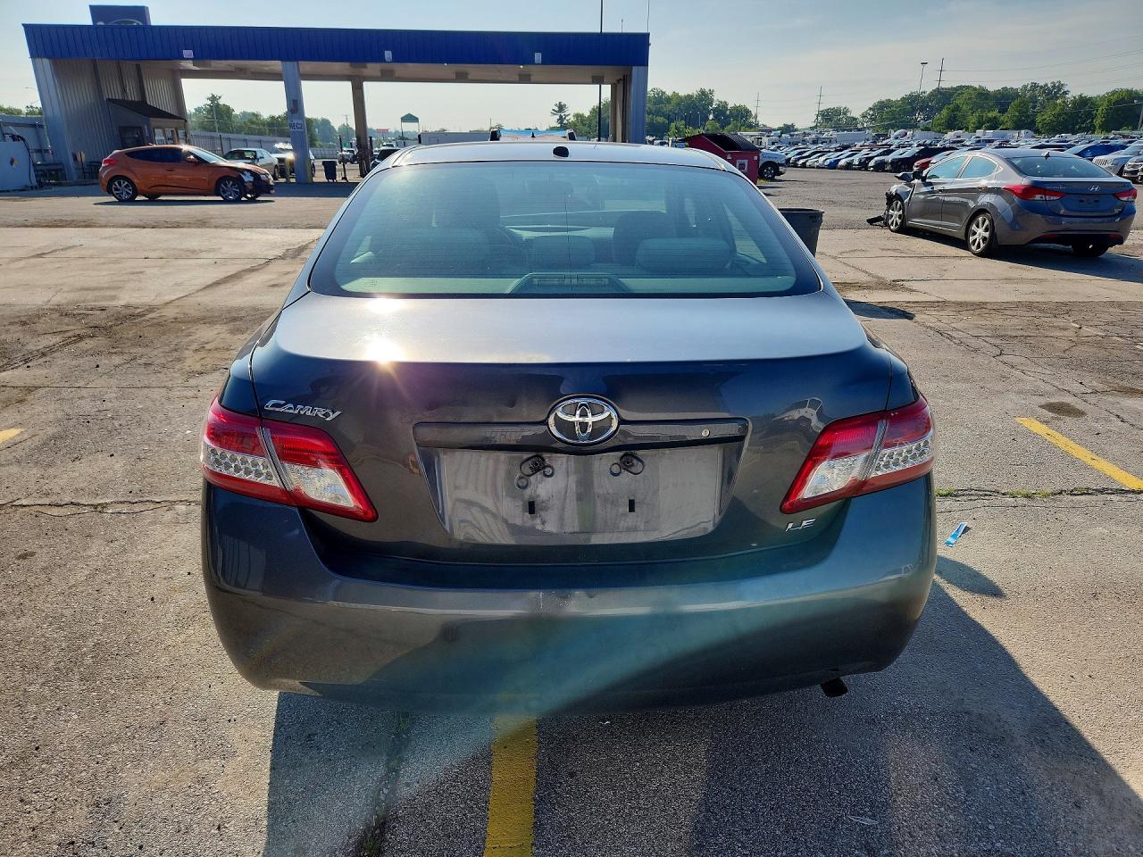 2010 Toyota Camry Le - Фото 6