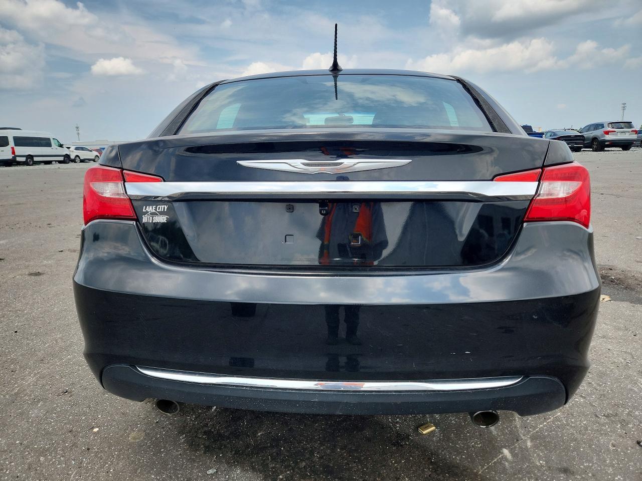 2013 Chrysler 200 Limited - Фото 6
